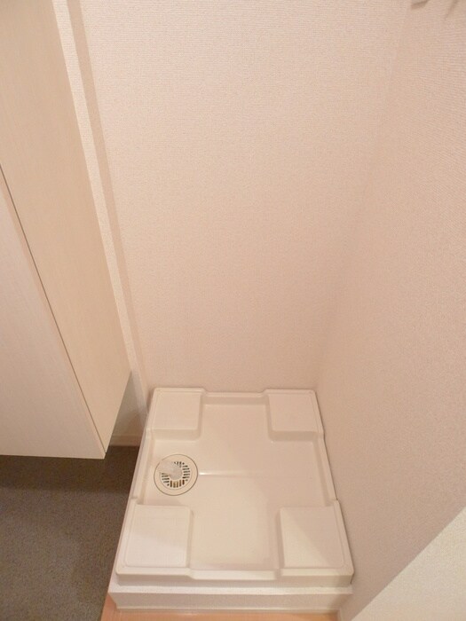 物件内観写真15　(洗濯機置場)