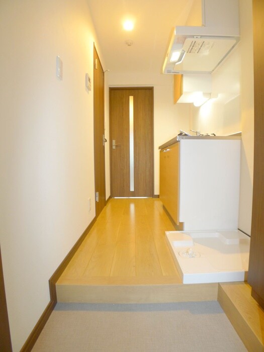 物件内観写真7　(玄関)