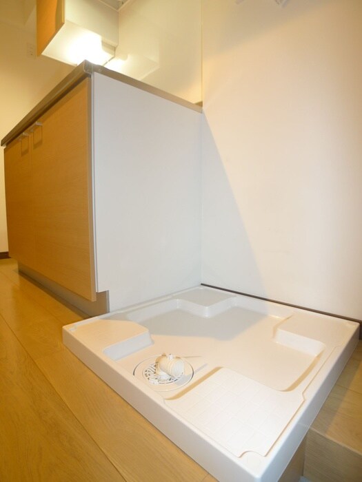 物件内観写真12　(洗濯機置場)