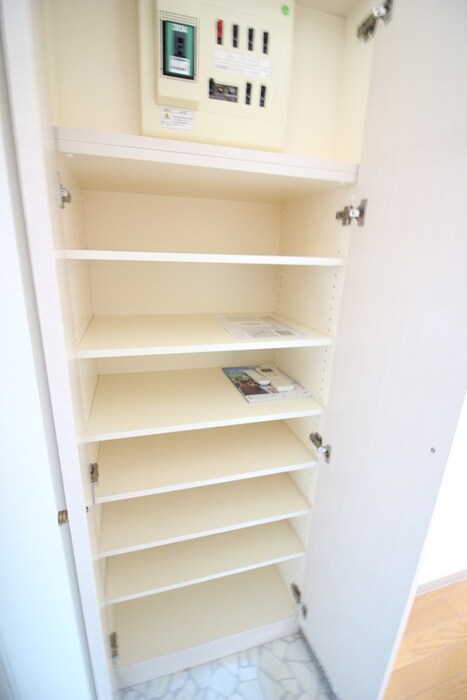 物件内観写真13　(靴箱)