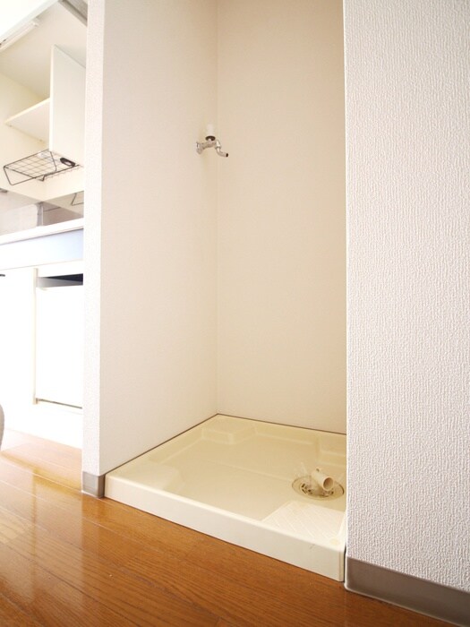 物件内観写真18　(洗濯機置場)