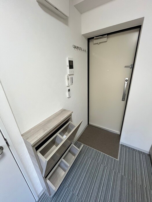 物件内観写真16　(玄関)