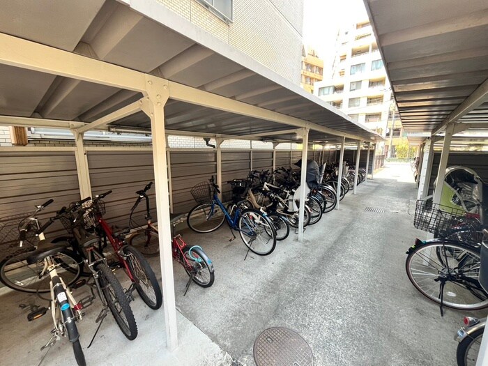 物件外観写真5　(駐輪場)