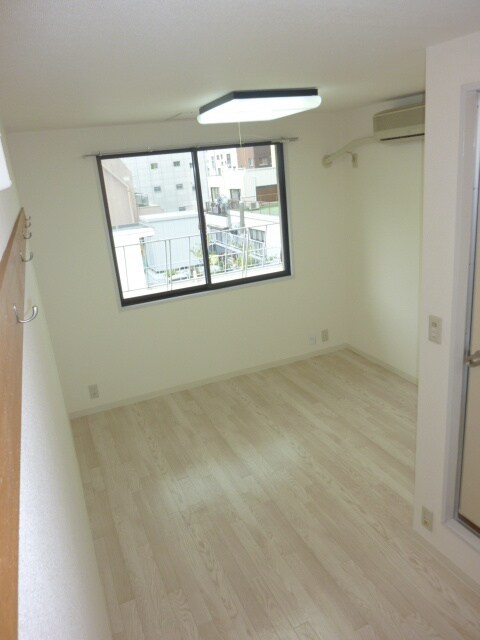 物件内観写真4　(居室)