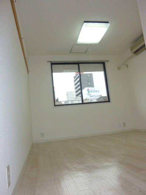 物件内観写真11　(居室)