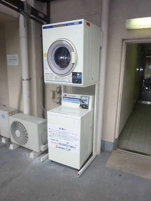 物件内観写真13　(洗濯機置場)