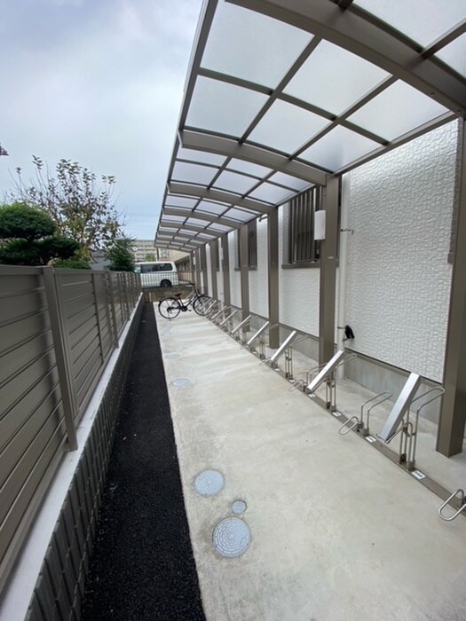 物件外観写真3　(駐輪場)