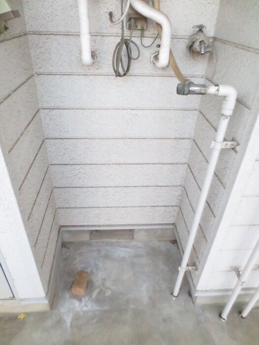 物件内観写真16　(洗濯機置場)