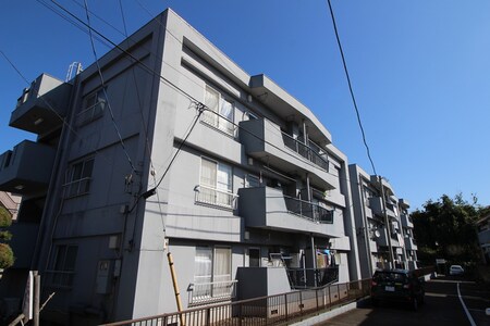 丸井アパルト外観写真