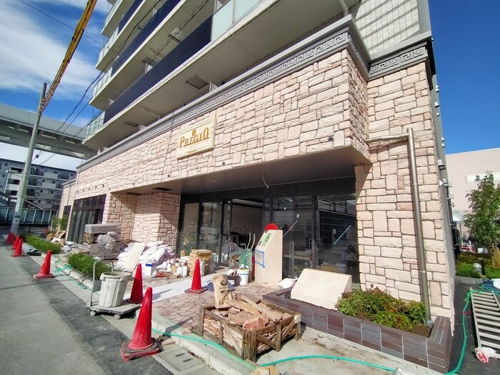 物件外観写真4　(エントランス部分)