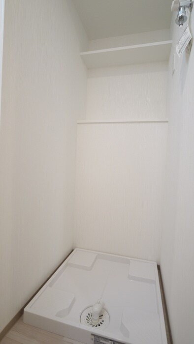 物件内観写真11　(洗濯機置場)