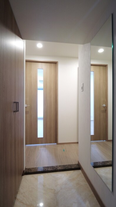 物件内観写真11　(玄関)