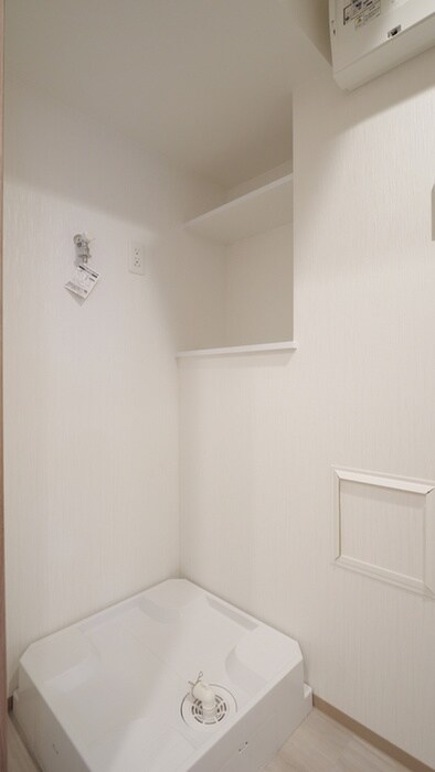 物件内観写真15　(洗濯機置場)