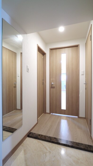 物件内観写真15　(玄関)