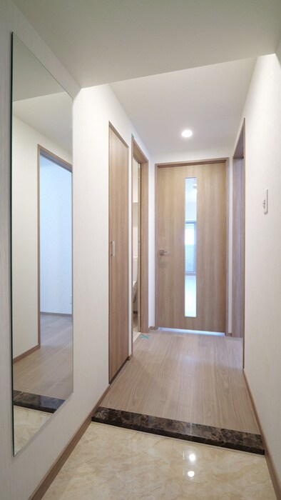 物件内観写真17　(玄関)