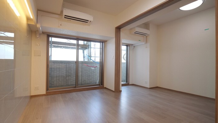 物件内観写真18　(室内からの展望)