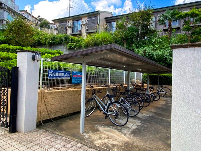 物件外観写真3　(駐輪場)