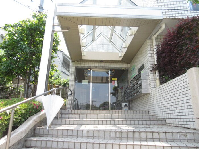 物件外観写真5　(エントランス部分)