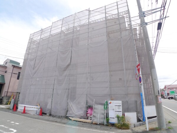 建築中