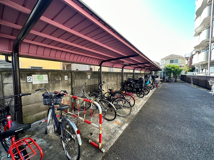 物件外観写真5　(駐輪場)