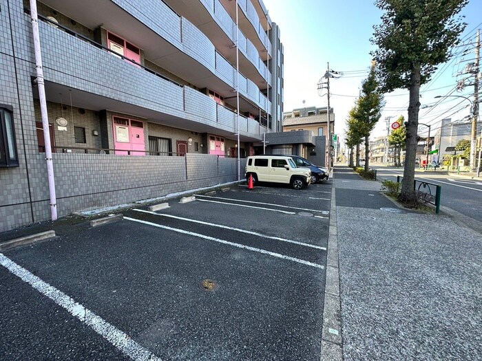 物件外観写真6　(駐車場)