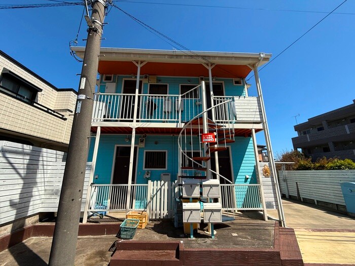 物件外観写真4　(エントランス部分)