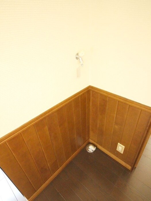 物件内観写真15　(洗濯機置場)