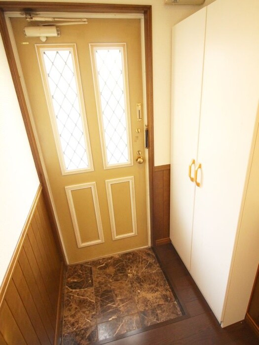 物件内観写真16　(玄関)