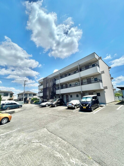 物件外観写真6　(駐車場)