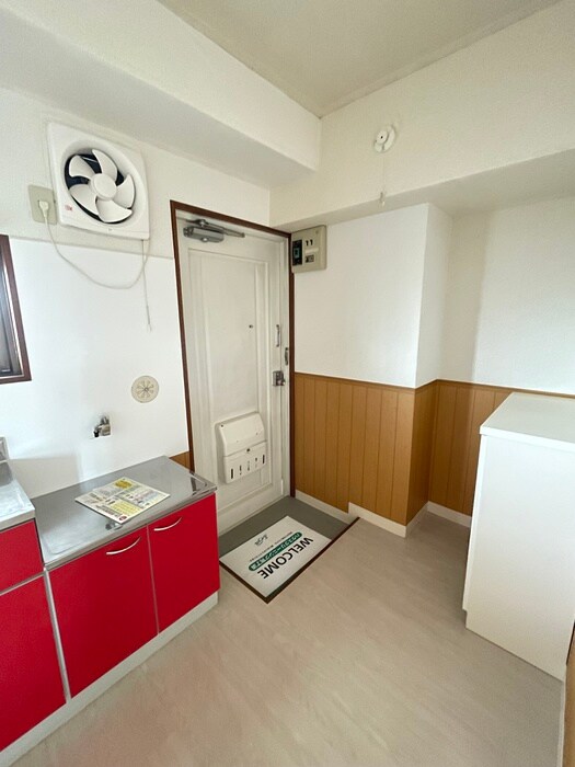 物件内観写真16　(玄関)