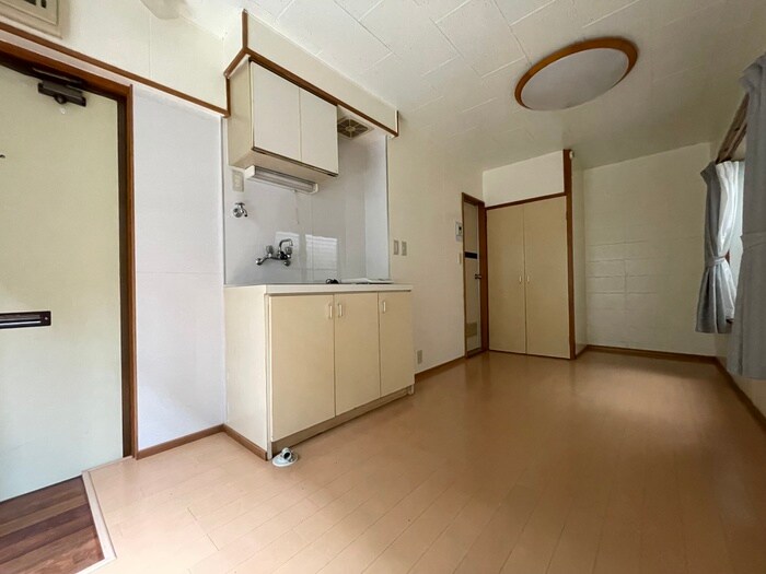 物件内観写真8　(居室)