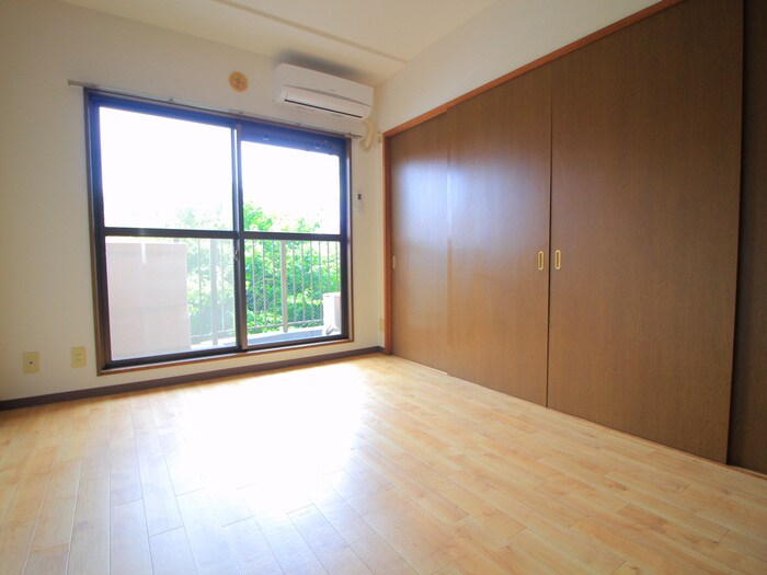 物件内観写真5　(居室)