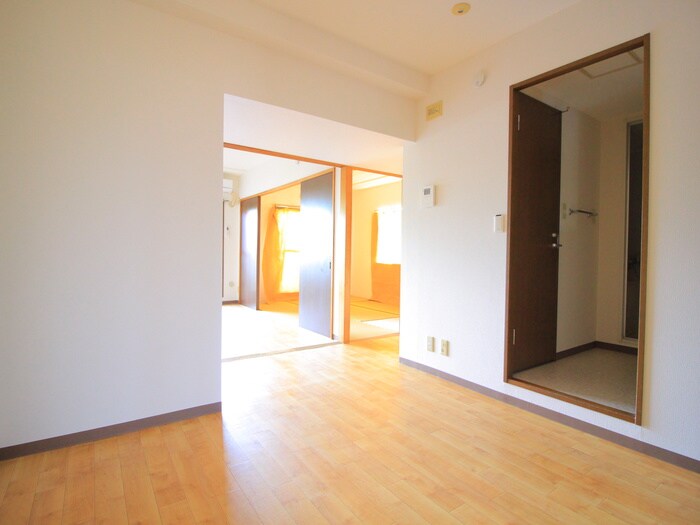 物件内観写真9　(居室)