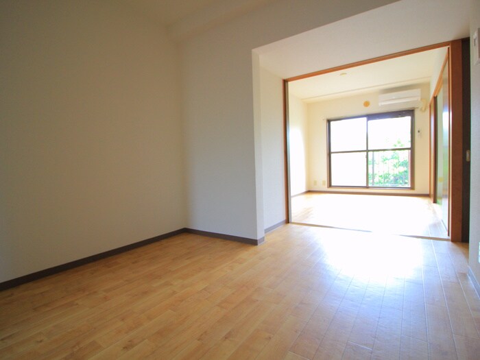 物件内観写真10　(居室)