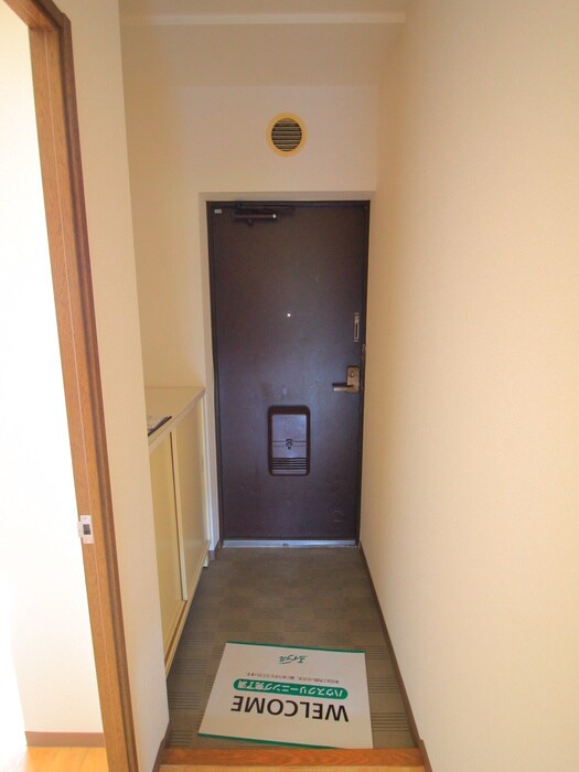 物件内観写真18　(玄関)