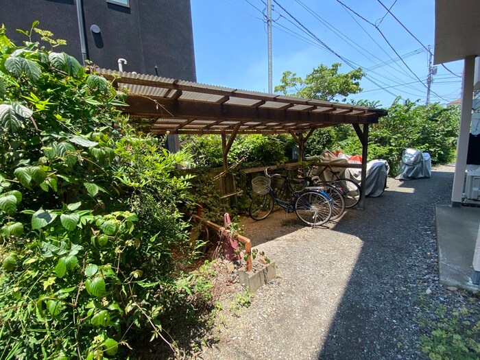 物件外観写真5　(駐輪場)