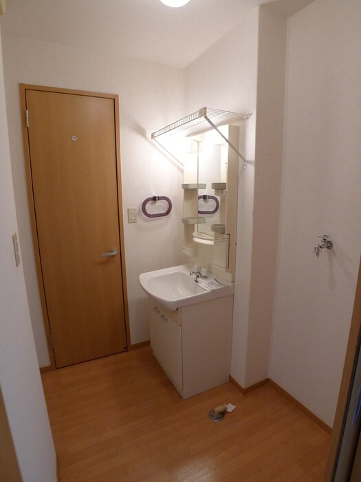 物件内観写真9　(洗濯機置場)