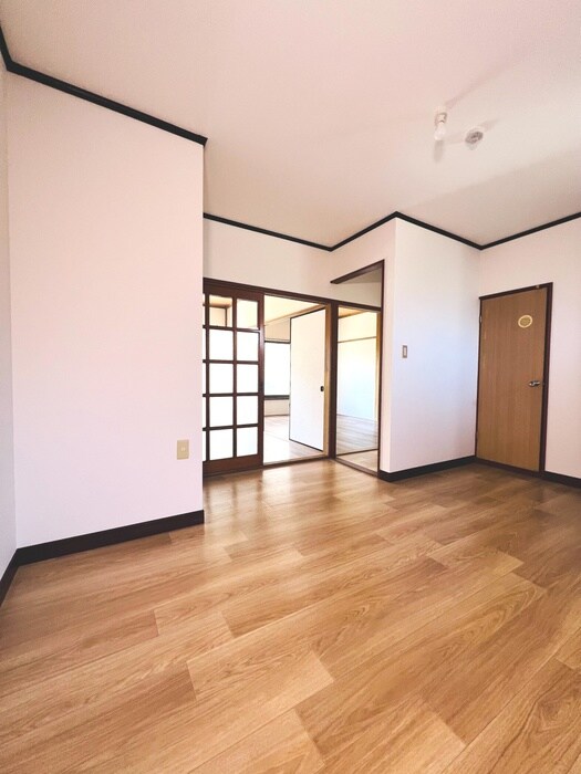 物件内観写真10　(廊下)