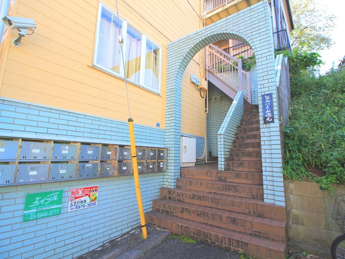 物件外観写真2　(エントランス部分)