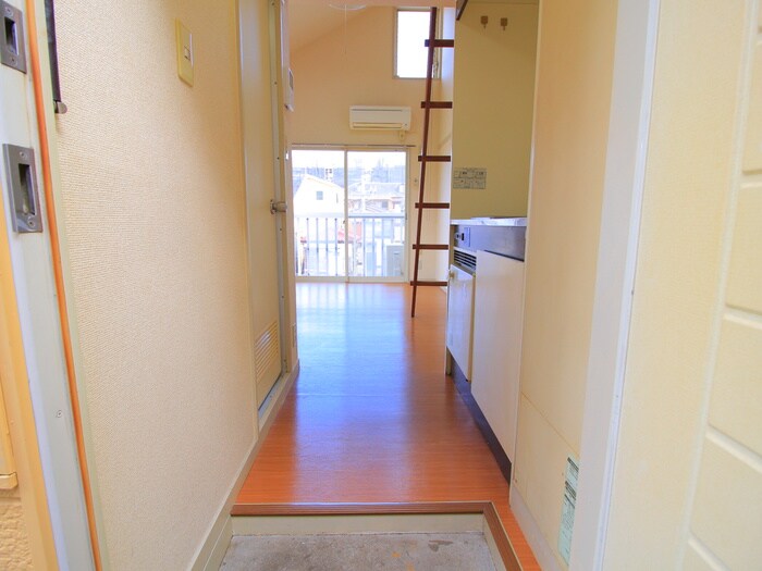 物件内観写真16　(廊下)