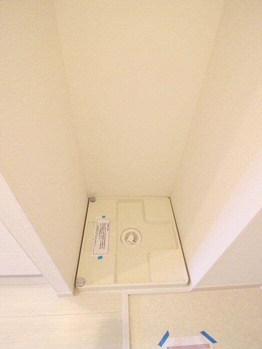 物件内観写真15　(洗濯機置場)