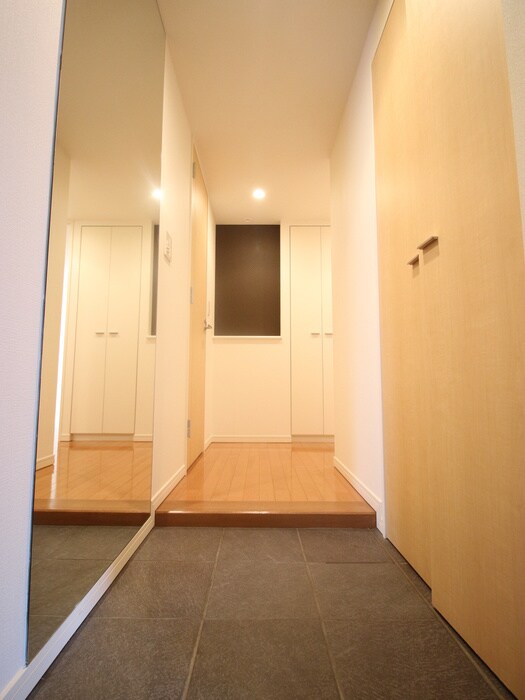 物件内観写真7　(玄関)