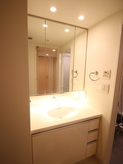 物件内観写真9　(洗面)