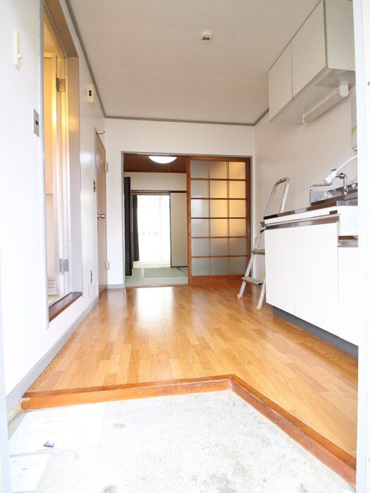 物件内観写真15　(玄関)