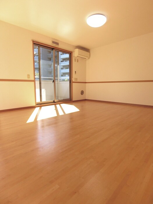 物件内観写真6　(居室)