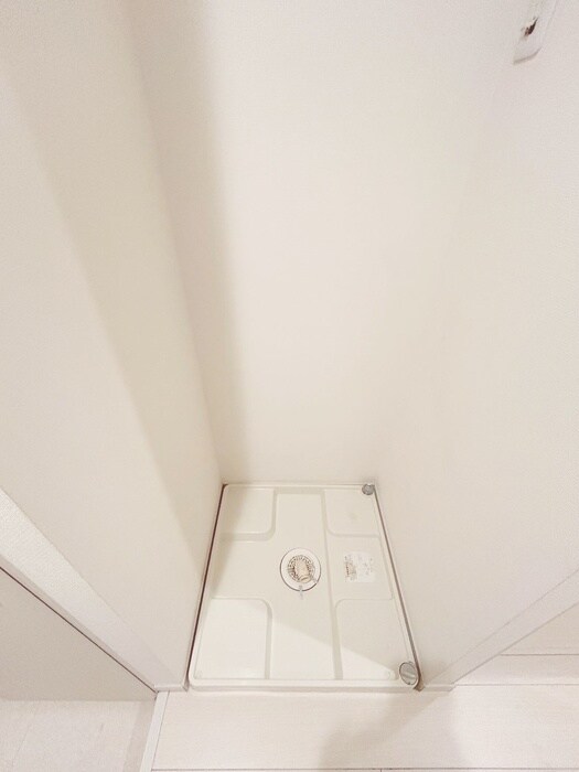 物件内観写真16　(洗濯機置場)