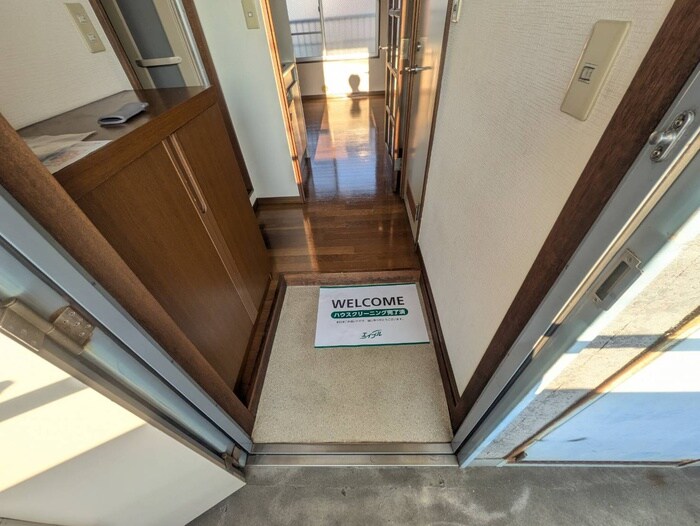 物件内観写真15　(玄関)