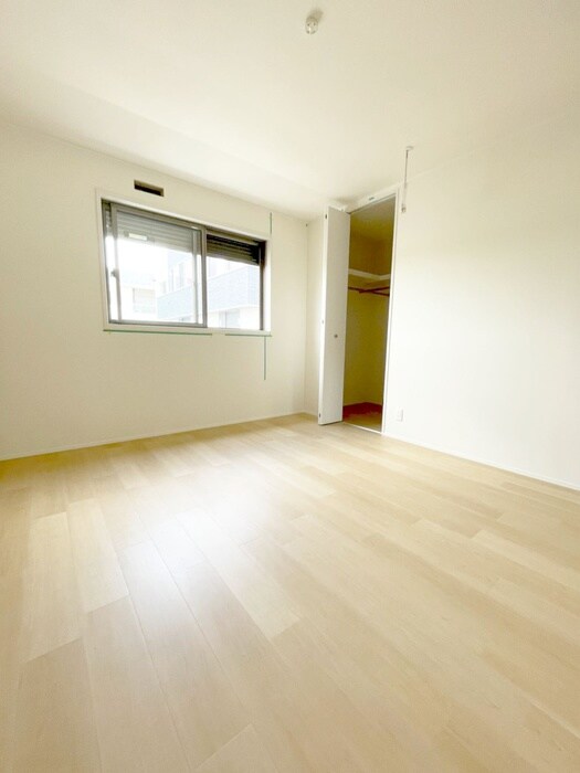 物件内観写真4　(居室)