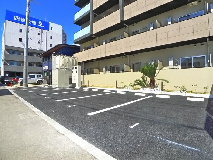 モアナレジデンスの駐車場