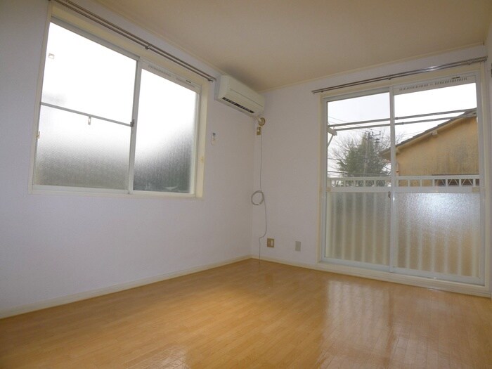 物件内観写真7　(室内からの展望)